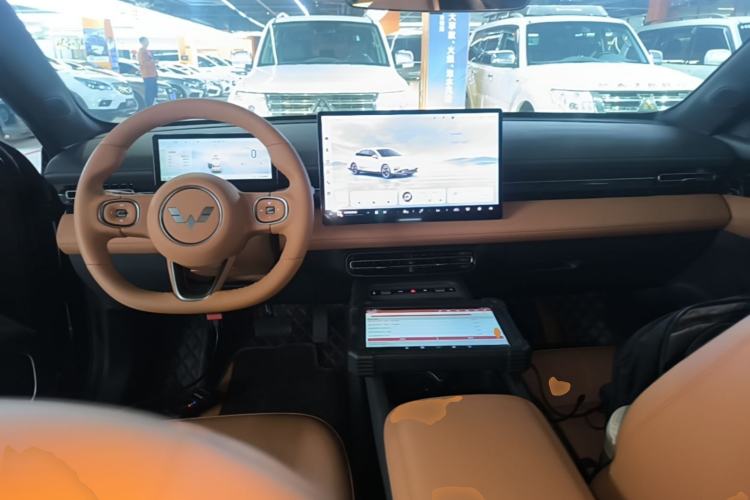 Used Wuling Xingguang 2025 150 km Smart Pilot Version Center Console