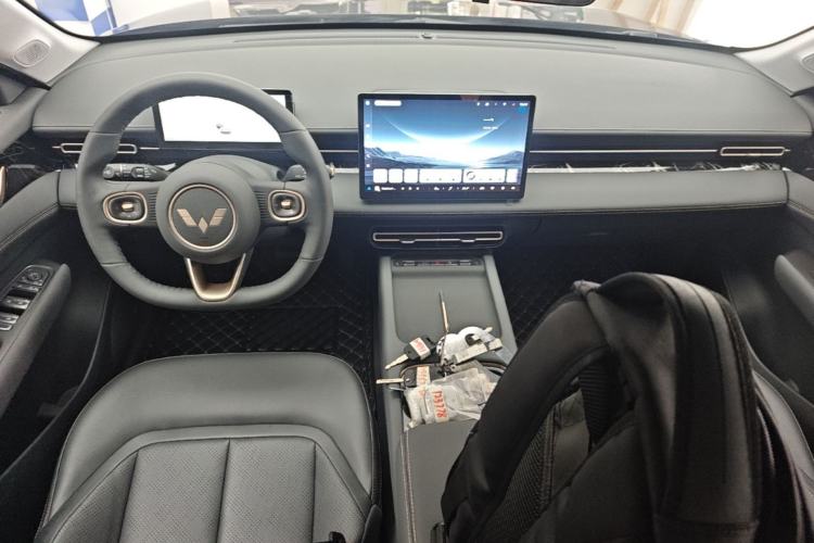 Used Wuling Xingguang 2025 70km Smart Standard Version Center Console