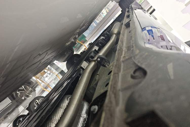 Used Wuling Xingguang 2025 70km Smart Standard Version Chassis Rear Left