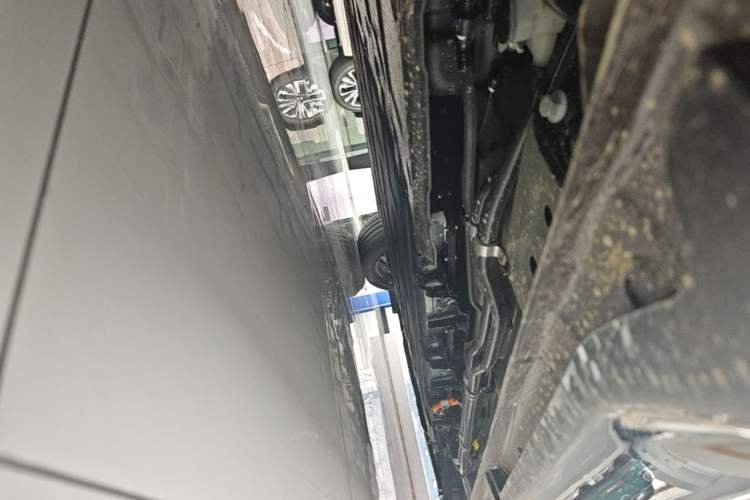 Used Wuling Xingguang 2025 70km Smart Standard Version Chassis Rear Right