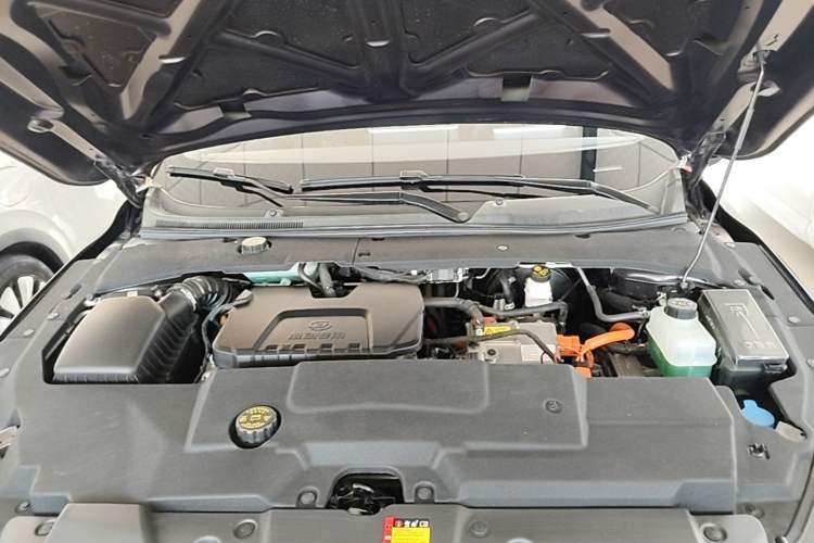 Used Wuling Xingguang 2025 70km Smart Standard Version Engine Bay