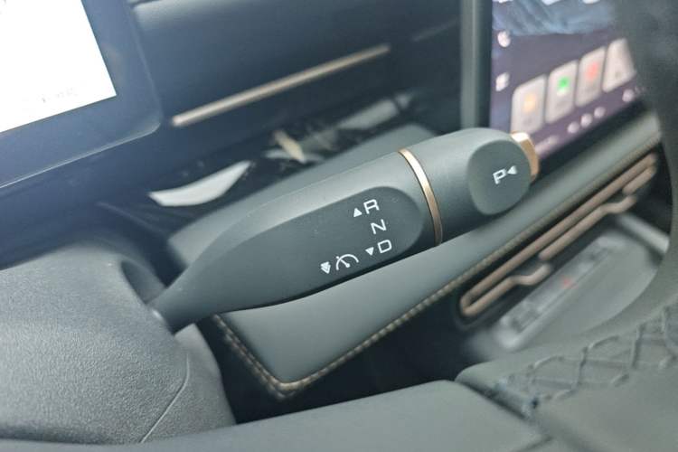 Used Wuling Xingguang 2025 70km Smart Standard Version Gear Lever