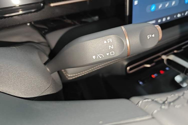 Used Wuling Xingguang 2025 70km Smart Standard Version Gear Lever