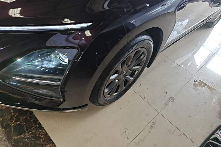 Used Wuling Xingguang 2025 70km Smart Standard Version Left Front Wheel Hub
