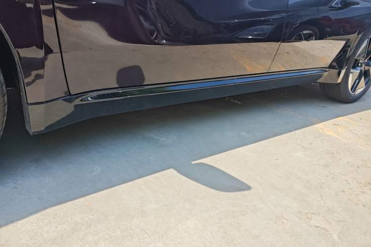 Used Wuling Xingguang 2025 150 km Smart Advanced Version Left Side Sill
