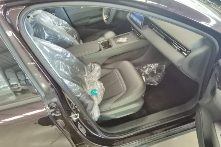Used Wuling Xingguang 2025 70km Smart Standard Version Right Front Seat