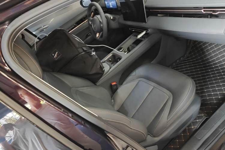 Used Wuling Xingguang 2025 70km Smart Standard Version Right Front Seat