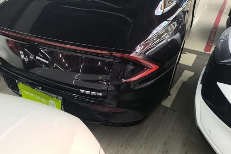 Used Wuling Xingguang 2025 150 km Smart Pilot Version Right Rear Taillight