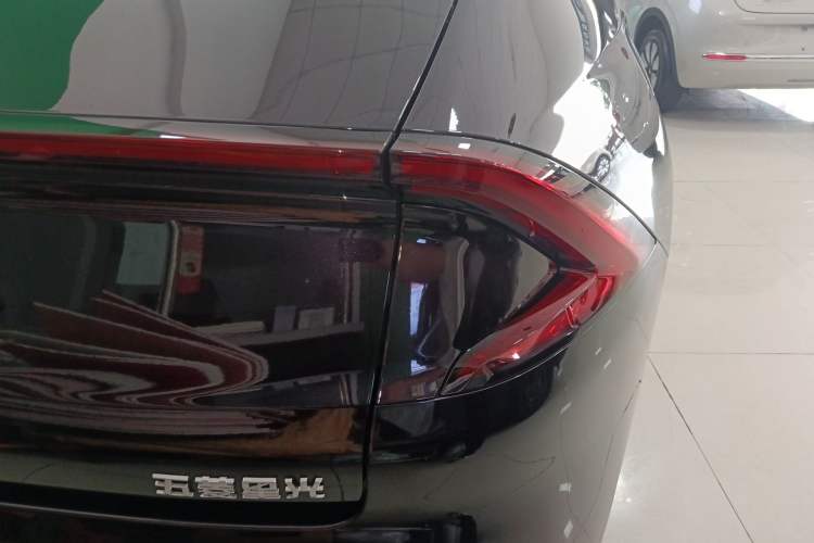 Used Wuling Xingguang 2025 70km Smart Standard Version Right Rear Taillight