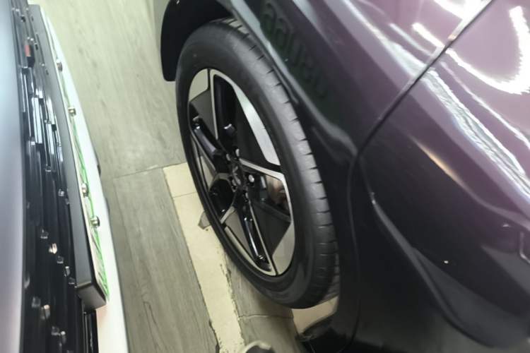 Used Wuling Xingguang 2025 150 km Smart Pilot Version Right Rear Wheel Hub