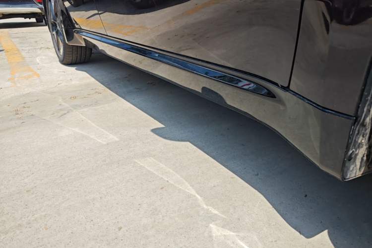 Used Wuling Xingguang 2025 150 km Smart Advanced Version Right Side Sill