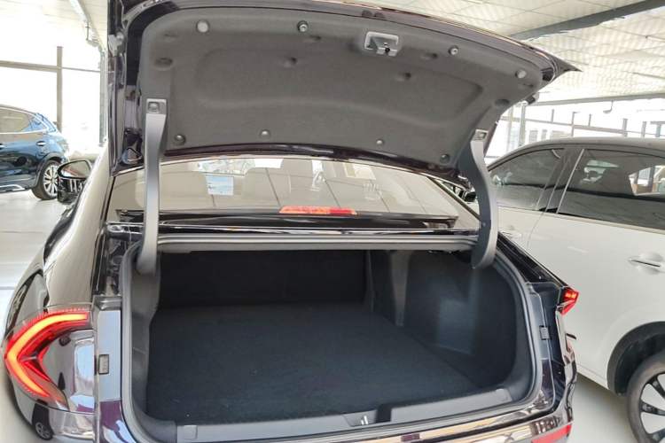 Used Wuling Xingguang 2025 70km Smart Standard Version Trunk
