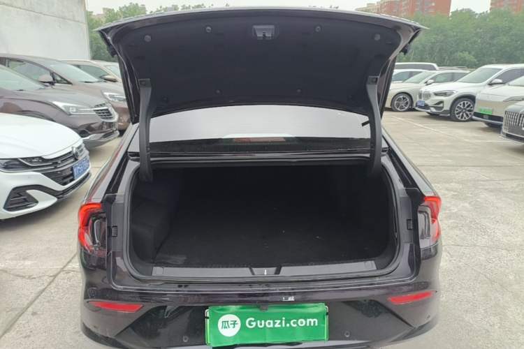 Used Wuling Xingguang 2025 150 km Smart Pilot Version Trunk