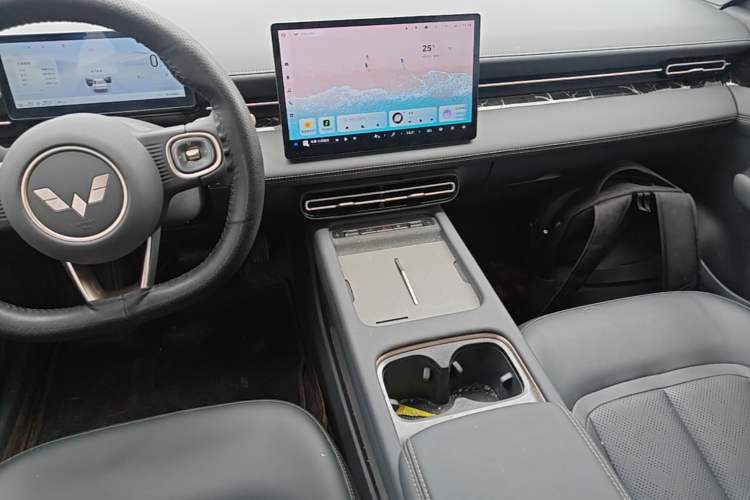 Used Wuling Xingguang 2025 70km Smart Standard Version Audio And AC Panel