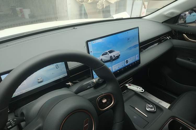 Used Wuling Xingguang 2025 150 km Smart Pilot Version Center Console