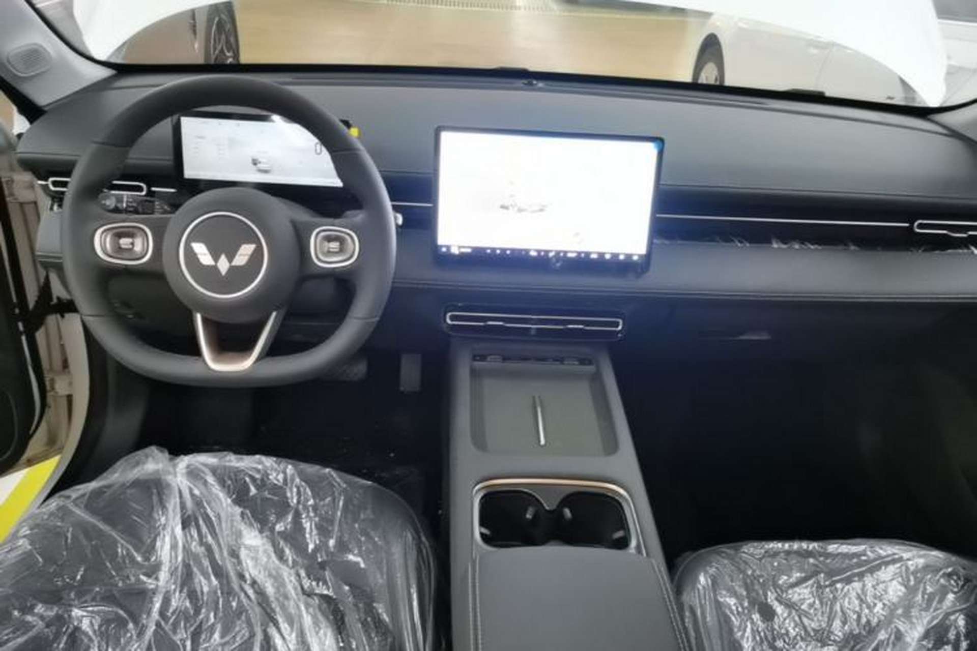 Used Wuling Xingguang 2025 70km Smart Standard Version Center Console