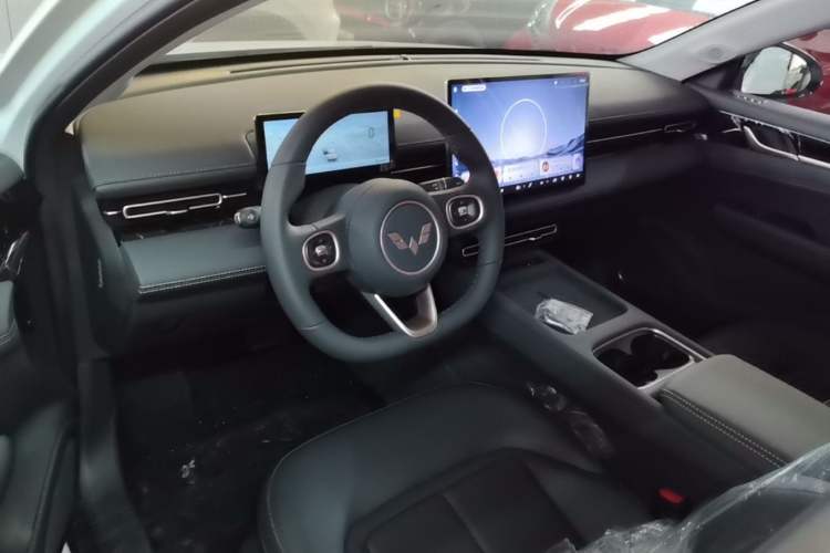Used Wuling Xingguang 2025 510 km Advanced Smart Version Center Console