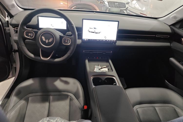 Used Wuling Xingguang 2025 70km Smart Standard Version Center Console