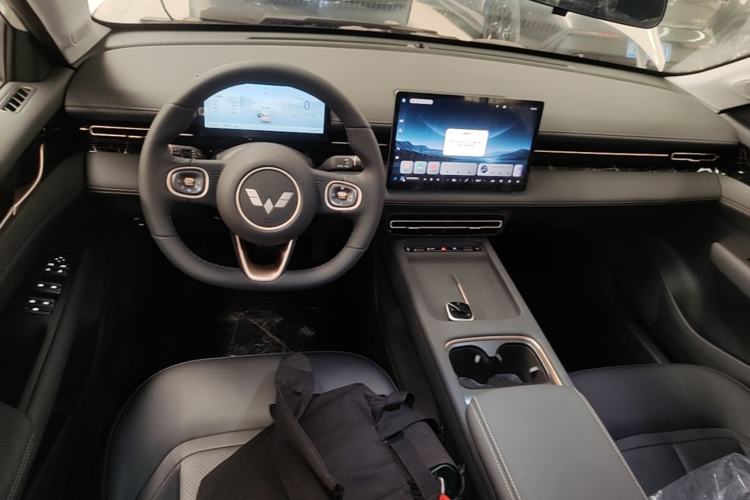 Used Wuling Xingguang 2025 70km Smart Standard Version Center Console