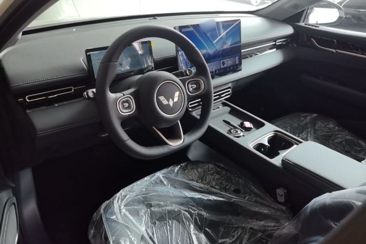 Used Wuling Xingguang 2025 510 km Advanced Smart Version Center Console