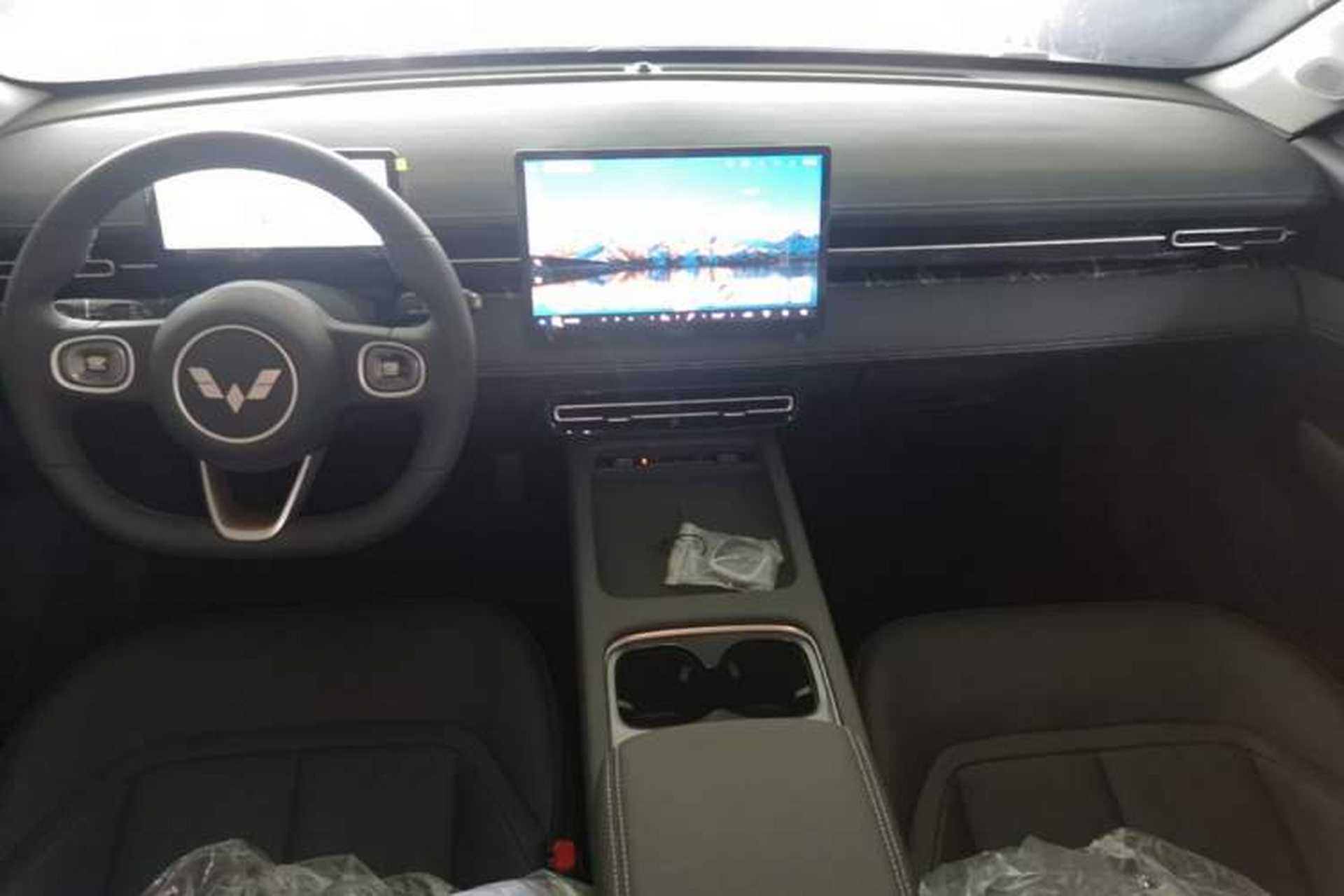 Used Wuling Xingguang 2025 70km Smart Standard Version Center Console