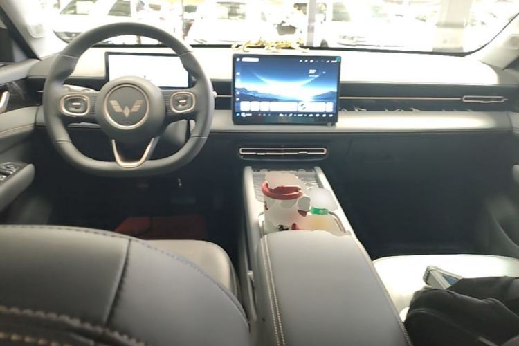 Used Wuling Xingguang 2025 70km Smart Standard Version Center Console