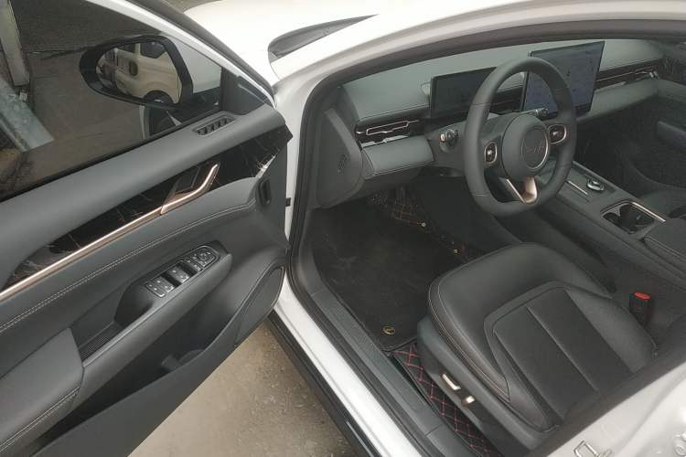 Used Wuling Xingguang 2025 150 km Smart Pilot Version Driver Seat