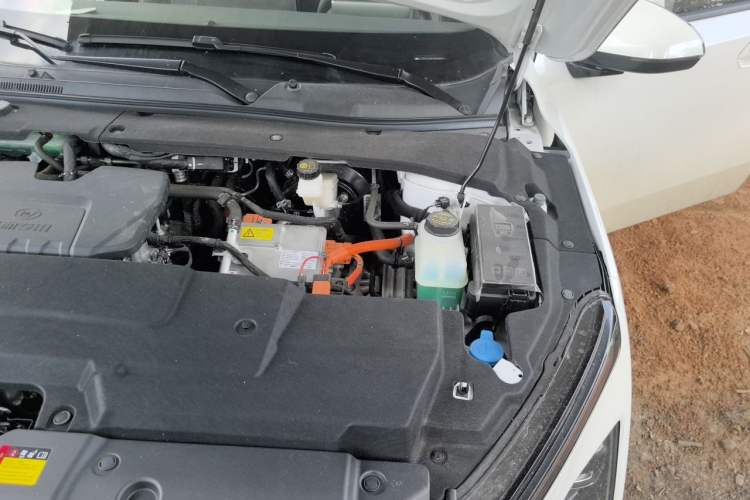 Used Wuling Xingguang 2025 70km Smart Standard Version Engine Bay Left