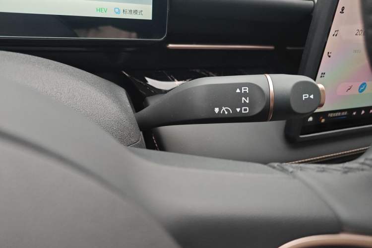 Used Wuling Xingguang 2025 70km Smart Standard Version Gear Lever