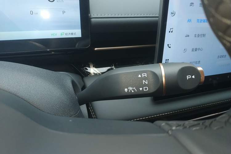 Used Wuling Xingguang 2025 150 km Smart Pilot Version Gear Lever