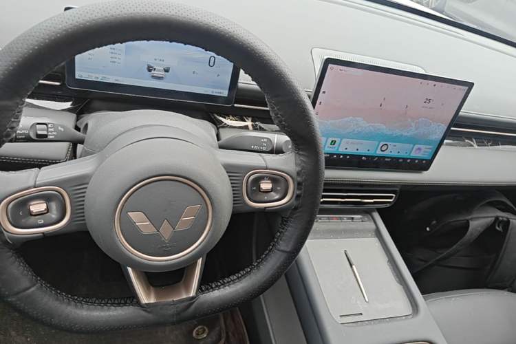Used Wuling Xingguang 2025 70km Smart Standard Version Gear Lever