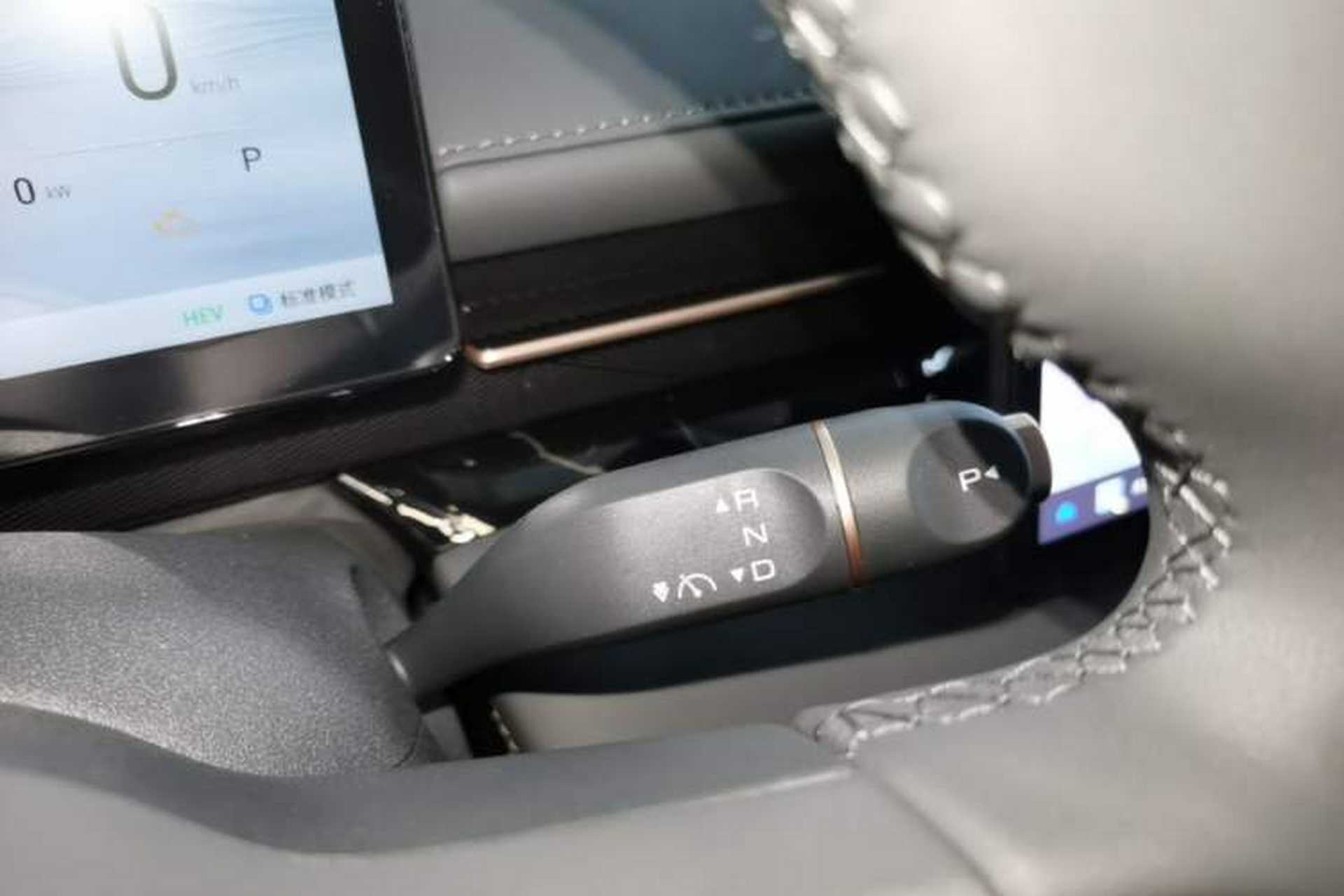 Used Wuling Xingguang 2025 70km Smart Standard Version Gear Lever