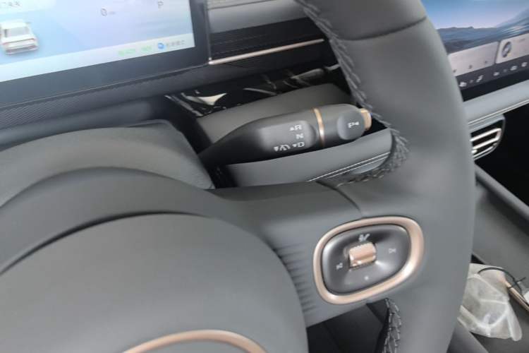 Used Wuling Xingguang 2025 70km Smart Standard Version Gear Lever