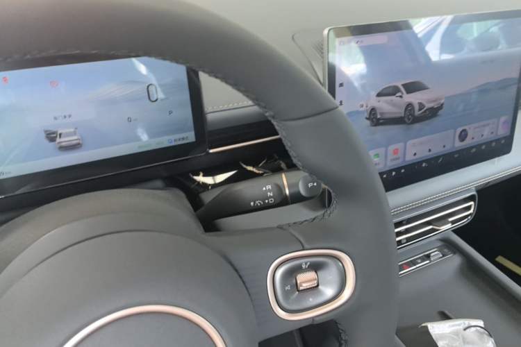 Used Wuling Xingguang 2025 70km Smart Standard Version Gear Lever