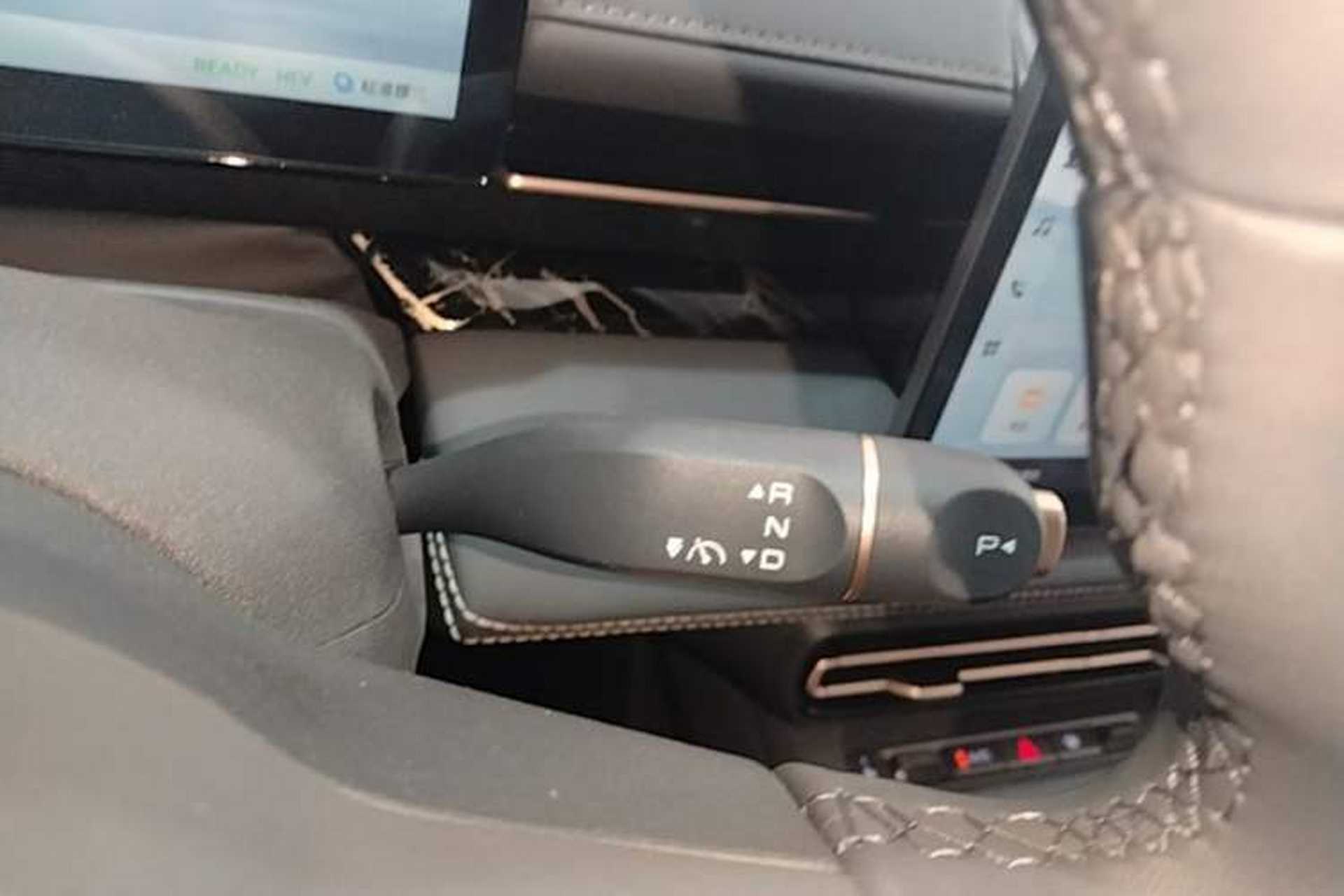 Used Wuling Xingguang 2025 70km Smart Standard Version Gear Lever