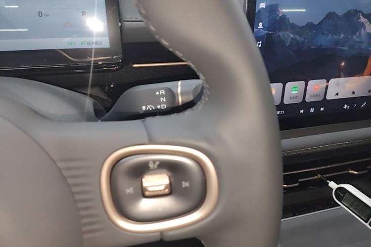 Used Wuling Xingguang 2025 70km Smart Standard Version Gear Lever