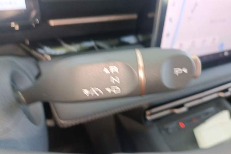 Used Wuling Xingguang 2025 70km Smart Standard Version Gear Lever