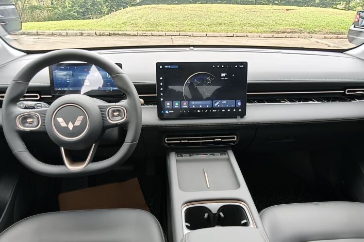 Used Wuling Xingguang 2025 70km Smart Standard Version Interior 1