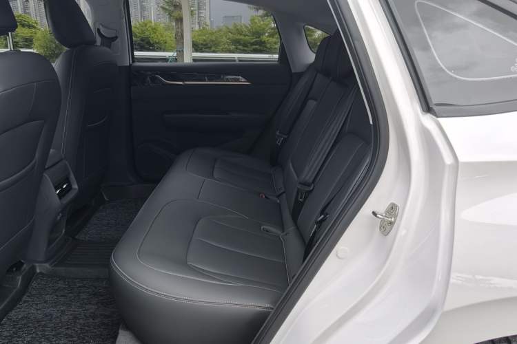Used Wuling Xingguang 2025 70km Smart Standard Version Interior 2