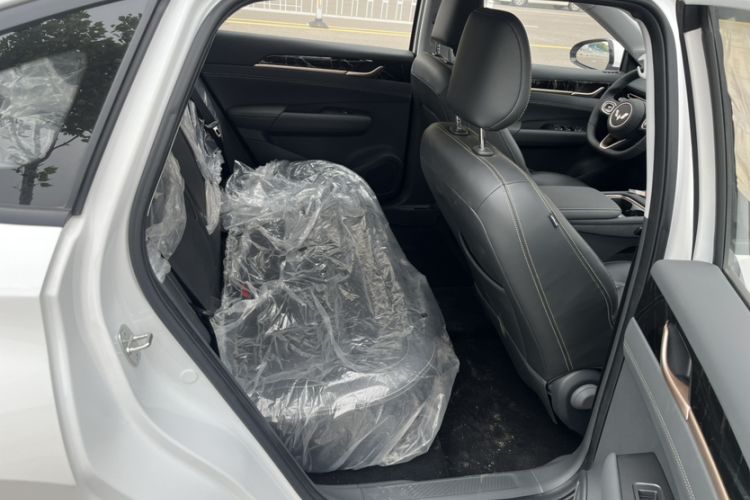 Used Wuling Xingguang 2025 70km Smart Standard Version Interior 4