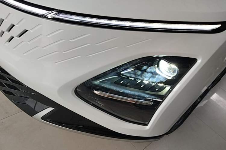 Used Wuling Xingguang 2025 70km Smart Standard Version Left Front Headlight