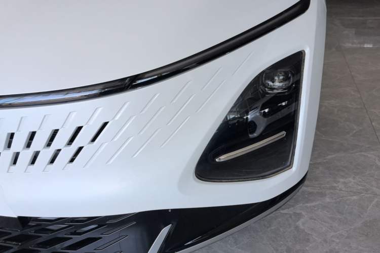 Used Wuling Xingguang 2025 70km Smart Standard Version Left Front Headlight