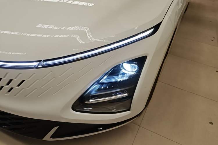 Used Wuling Xingguang 2025 70km Smart Standard Version Left Front Headlight