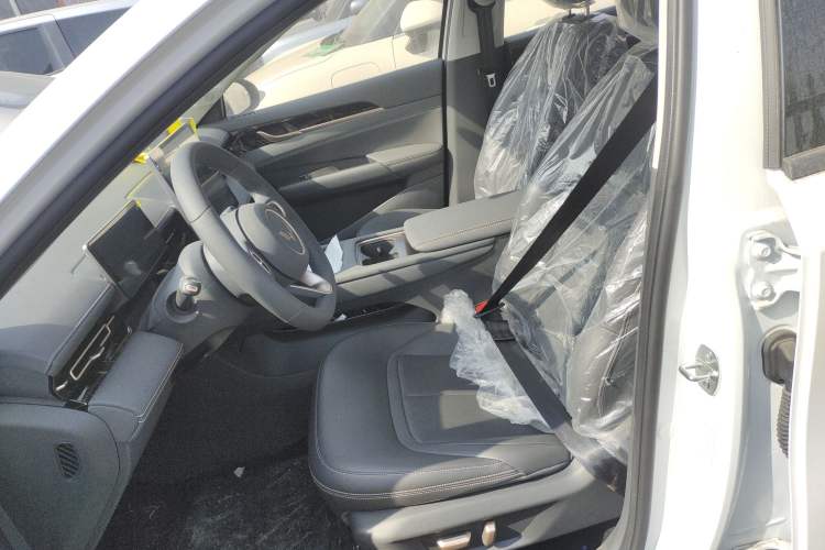 Used Wuling Xingguang 2025 70km Smart Standard Version Left Front Seat