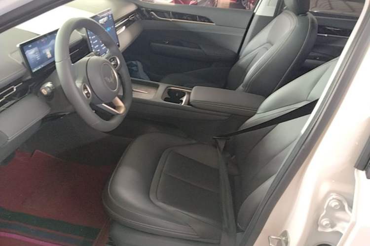 Used Wuling Xingguang 2025 70km Smart Standard Version Left Front Seat