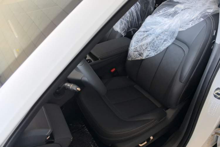 Used Wuling Xingguang 2025 70km Smart Standard Version Left Front Seat