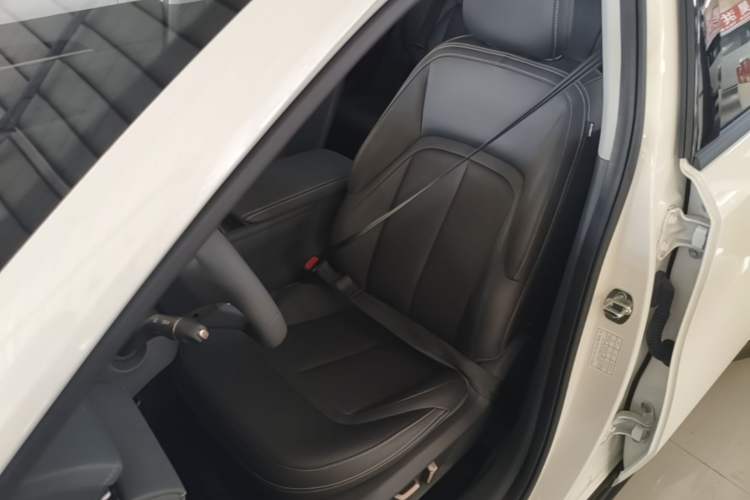 Used Wuling Xingguang 2025 70km Smart Standard Version Left Front Seat