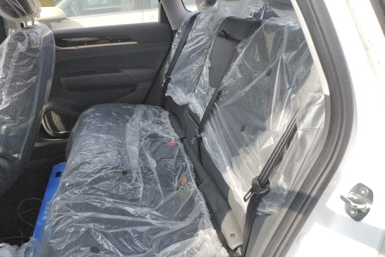 Used Wuling Xingguang 2025 70km Smart Standard Version Left Rear Seat