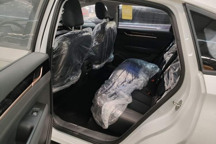 Used Wuling Xingguang 2025 70km Smart Standard Version Left Rear Seat