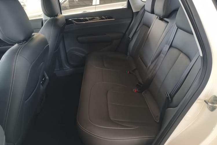 Used Wuling Xingguang 2025 70km Smart Standard Version Left Rear Seat